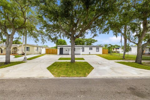 Villa ou maison à vendre à Miami, Floride: 3 chambres, 127 m2 № 1987398 - photo 4