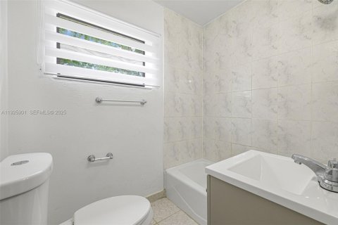 Villa ou maison à vendre à Miami, Floride: 3 chambres, 127 m2 № 1987398 - photo 29