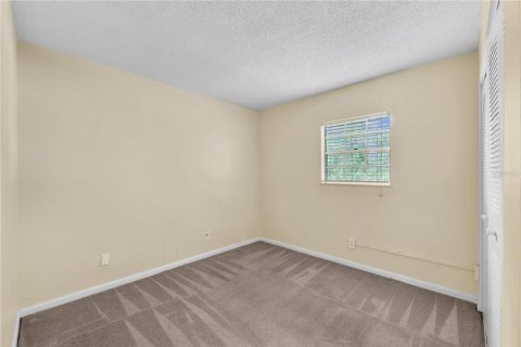 Condo in Brandon, Florida, 2 bedrooms  № 2134145 - photo 4