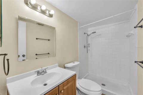 Condo in Brandon, Florida, 2 bedrooms  № 2134145 - photo 3