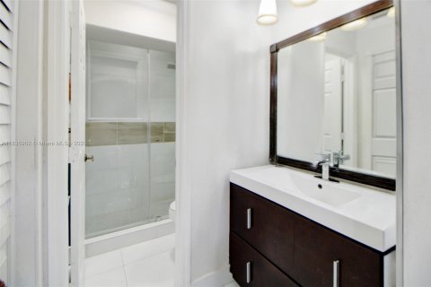 Condo in Hialeah, Florida, 2 bedrooms  № 1820310 - photo 6