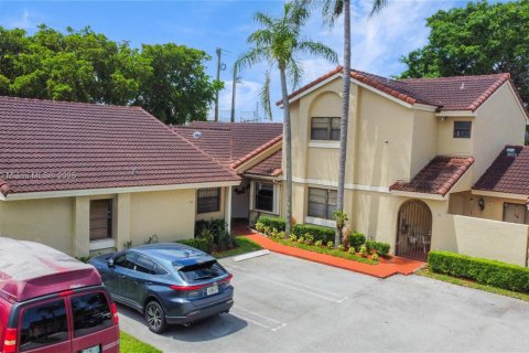 Condo in Hialeah, Florida, 2 bedrooms  № 1820310 - photo 3
