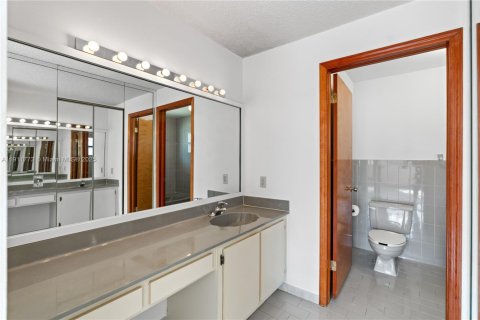 Villa ou maison à vendre à Miami, Floride: 3 chambres, 144 m2 № 1974812 - photo 26