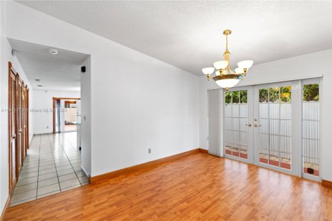 Villa ou maison à vendre à Miami, Floride: 3 chambres, 144 m2 № 1974812 - photo 8