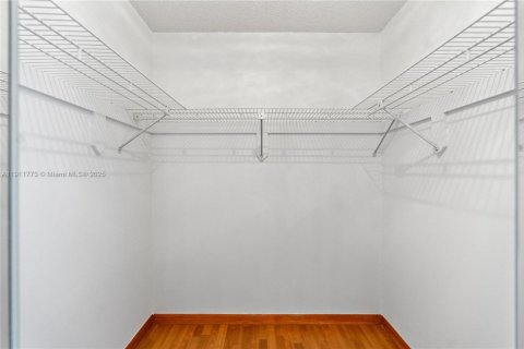 Villa ou maison à vendre à Miami, Floride: 3 chambres, 144 m2 № 1974812 - photo 29