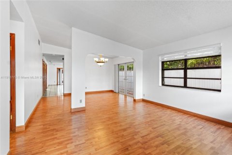 Villa ou maison à vendre à Miami, Floride: 3 chambres, 144 m2 № 1974812 - photo 5