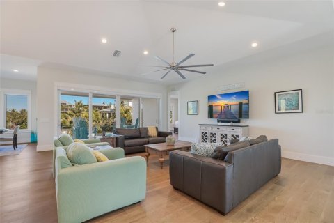 House in Anna Maria, Florida 4 bedrooms, 283.82 sq.m. № 1822537 - photo 8