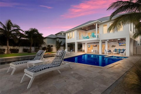 House in Anna Maria, Florida 4 bedrooms, 283.82 sq.m. № 1822537 - photo 5
