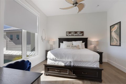 House in Anna Maria, Florida 4 bedrooms, 283.82 sq.m. № 1822537 - photo 27