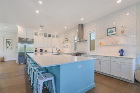 House in Anna Maria, Florida 4 bedrooms, 283.82 sq.m. № 1822537 - photo 12