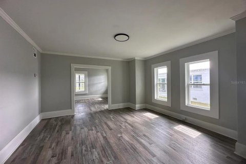 Propiedad comercial en alquiler en Winter Haven, Florida, 174.28 m2 № 1882887 - foto 8