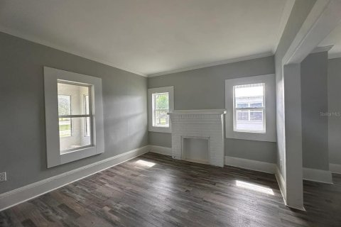 Propiedad comercial en alquiler en Winter Haven, Florida, 174.28 m2 № 1882887 - foto 6