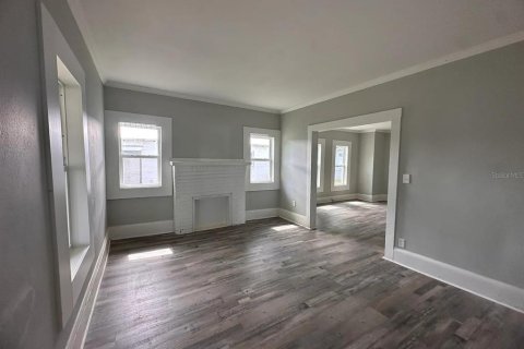 Propiedad comercial en alquiler en Winter Haven, Florida, 174.28 m2 № 1882887 - foto 7