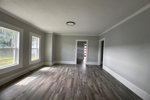 Propiedad comercial en alquiler en Winter Haven, Florida, 174.28 m2 № 1882887 - foto 9