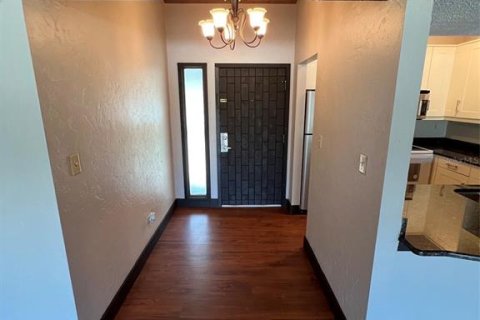 Condo in Haines City, Florida, 2 bedrooms № 2218148 - photo 8