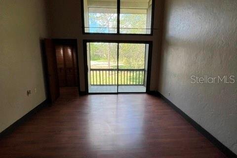 Condo in Haines City, Florida, 2 bedrooms № 2218148 - photo 11