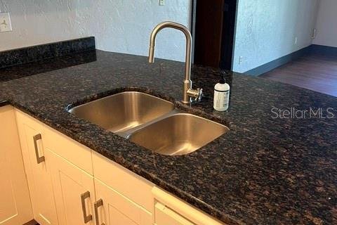 Condo in Haines City, Florida, 2 bedrooms № 2218148 - photo 6