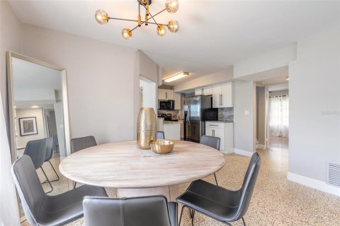 Villa ou maison à vendre à Daytona Beach, Floride: 3 chambres, 283.54 m2 № 2099276 - photo 11