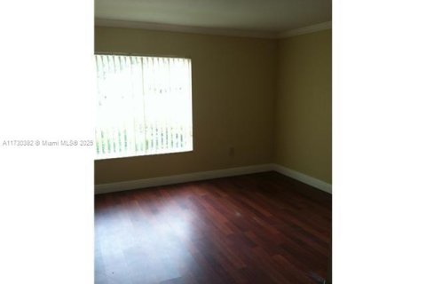 Condo in Oakland Park, Florida, 2 bedrooms  № 1859824 - photo 5