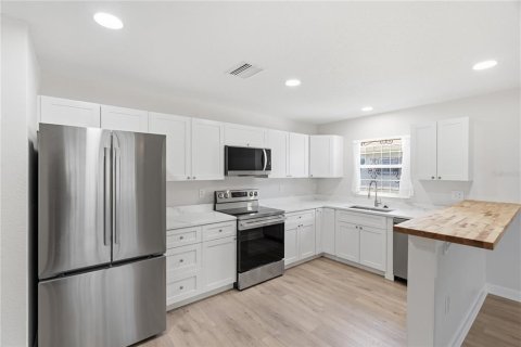 Casa en venta en Tampa, Florida, 3 dormitorios, 106.47 m2 № 2386555 - foto 10
