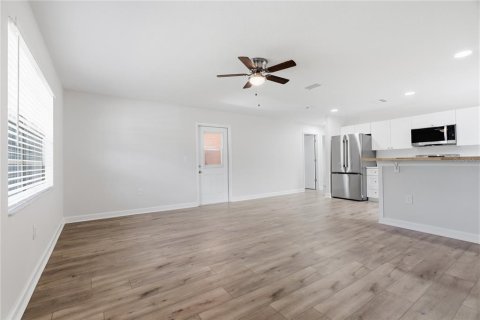 Casa en venta en Tampa, Florida, 3 dormitorios, 106.47 m2 № 2386555 - foto 9