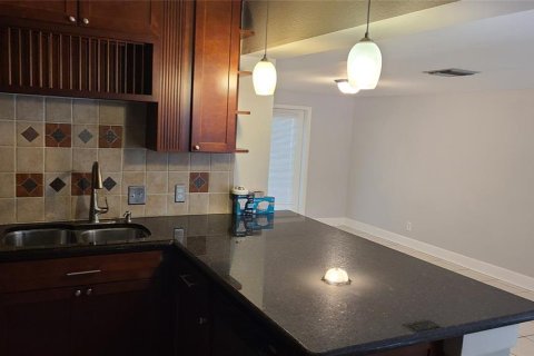 Villa ou maison à louer à Tampa, Floride: 3 chambres, 154.22 m2 № 2111781 - photo 24