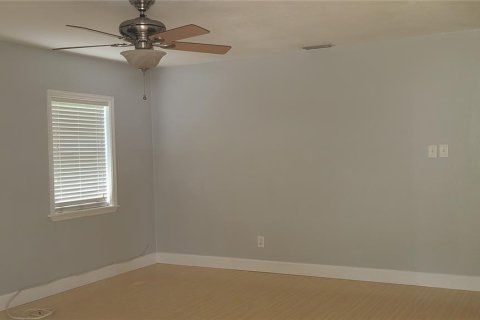 Villa ou maison à louer à Tampa, Floride: 3 chambres, 154.22 m2 № 2111781 - photo 5