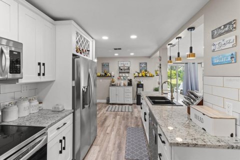 Propiedad comercial en venta en Beverly Hills, Florida, 136.29 m2 № 1884486 - foto 17