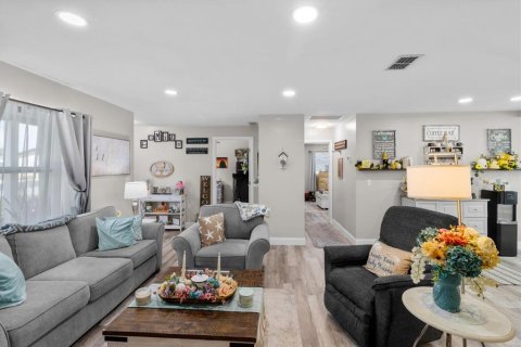 Propiedad comercial en venta en Beverly Hills, Florida, 136.29 m2 № 1884486 - foto 13