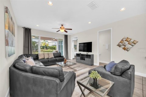 Casa en venta en Kissimmee, Florida, 6 dormitorios, 308.16 m2 № 2157753 - foto 14