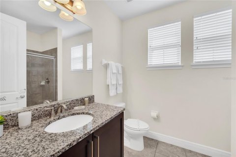 Casa en venta en Kissimmee, Florida, 6 dormitorios, 308.16 m2 № 2157753 - foto 24