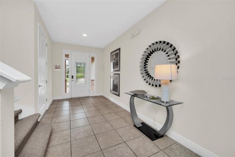 Casa en venta en Kissimmee, Florida, 6 dormitorios, 308.16 m2 № 2157753 - foto 4