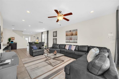Casa en venta en Kissimmee, Florida, 6 dormitorios, 308.16 m2 № 2157753 - foto 15