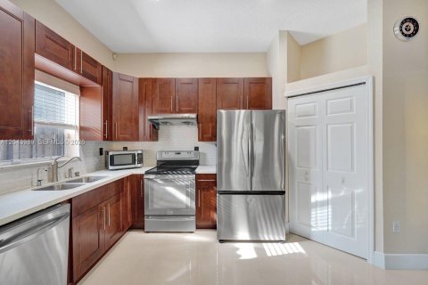 Villa ou maison à vendre à Davie, Floride: 4 chambres, 180.14 m2 № 2259919 - photo 9