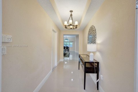 Villa ou maison à vendre à Davie, Floride: 4 chambres, 180.14 m2 № 2259919 - photo 4