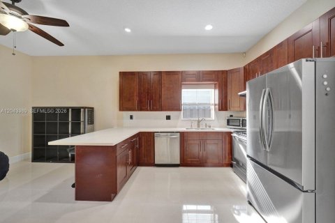 Villa ou maison à vendre à Davie, Floride: 4 chambres, 180.14 m2 № 2259919 - photo 7