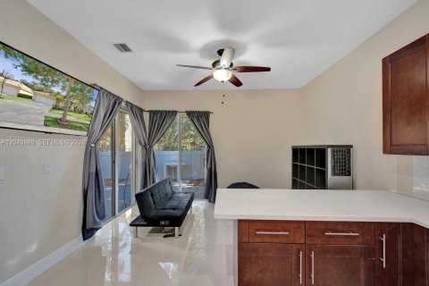 Villa ou maison à vendre à Davie, Floride: 4 chambres, 180.14 m2 № 2259919 - photo 17