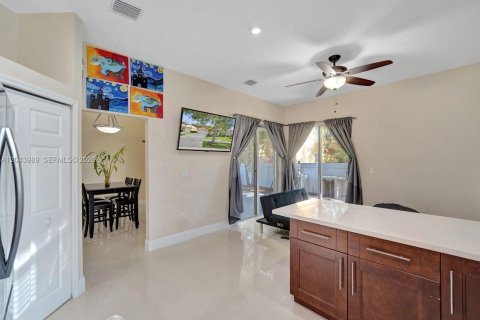 Villa ou maison à vendre à Davie, Floride: 4 chambres, 180.14 m2 № 2259919 - photo 16