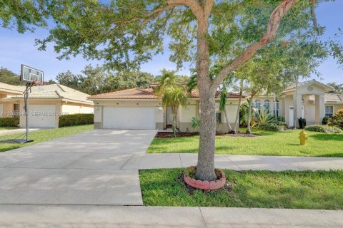 Villa ou maison à vendre à Davie, Floride: 4 chambres, 180.14 m2 № 2259919 - photo 2