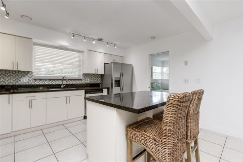 House in Hollywood, Florida 4 bedrooms, 146.14 sq.m. № 1954925 - photo 11