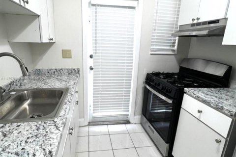 Condominio en alquiler en Miami Beach, Florida, 1 dormitorio, 60.39 m2 № 1946294 - foto 5