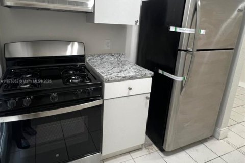 Condominio en alquiler en Miami Beach, Florida, 1 dormitorio, 60.39 m2 № 1946294 - foto 6