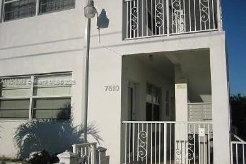 Condominio en alquiler en Miami Beach, Florida, 1 dormitorio, 60.39 m2 № 1946294 - foto 13