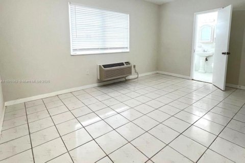 Condominio en alquiler en Miami Beach, Florida, 1 dormitorio, 60.39 m2 № 1946294 - foto 9