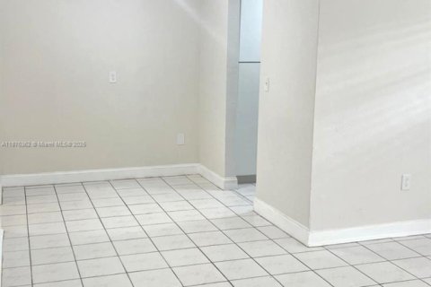 Condominio en alquiler en Miami Beach, Florida, 1 dormitorio, 60.39 m2 № 1946294 - foto 4