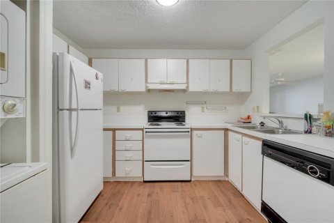 Condo in Kissimmee, Florida, 2 bedrooms  № 1797966 - photo 12