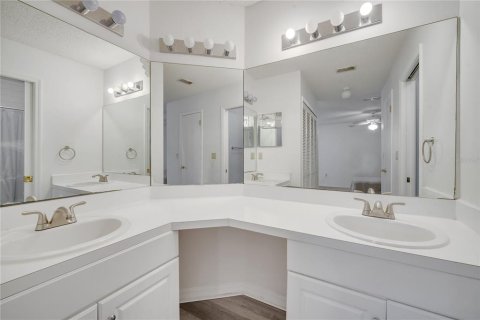 Condo in Kissimmee, Florida, 2 bedrooms  № 1797966 - photo 19