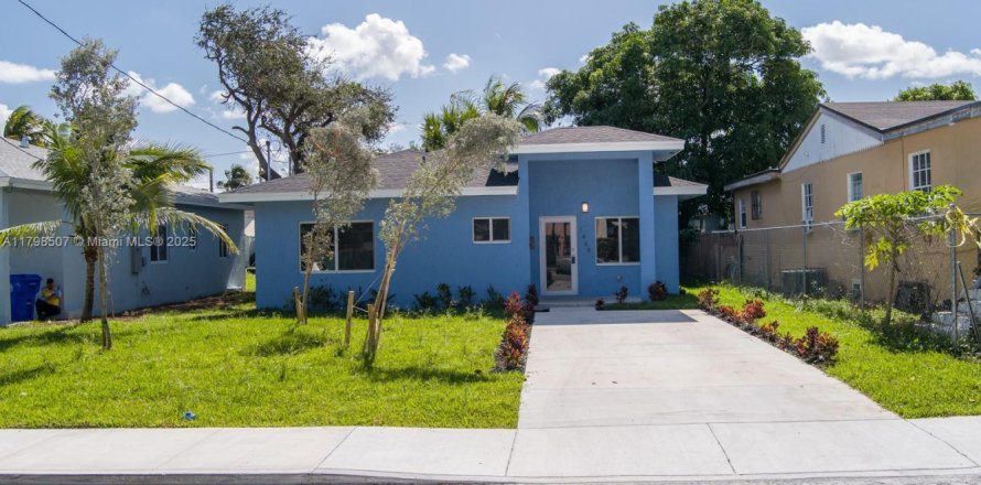 House in Miami, Florida 4 bedrooms, 154.78 sq.m. № 1888891