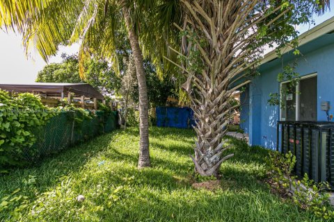 House in Miami, Florida 4 bedrooms, 154.78 sq.m. № 1888891 - photo 30