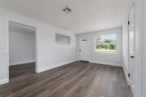 House in New Smyrna Beach, Florida 3 bedrooms, 112.04 sq.m. № 1747081 - photo 7